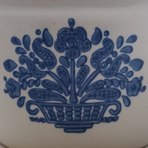 Vintage Pfaltzgraff Stoneware Yorktowne Flower Pot - Picture 2 of 8